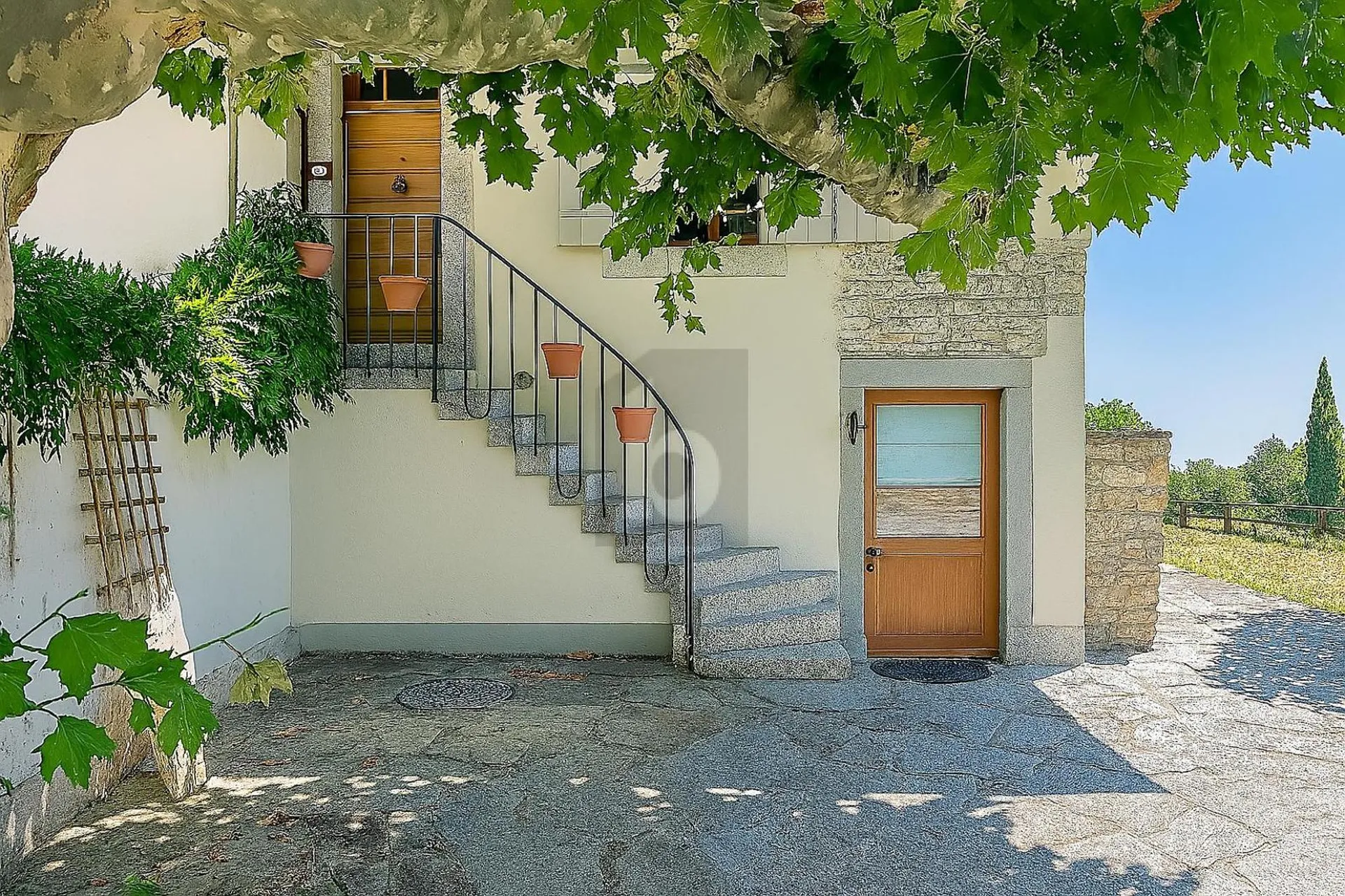 RIVE GAUCHE : VILLA JUMELÉE AU CADRE DEXCEPTION