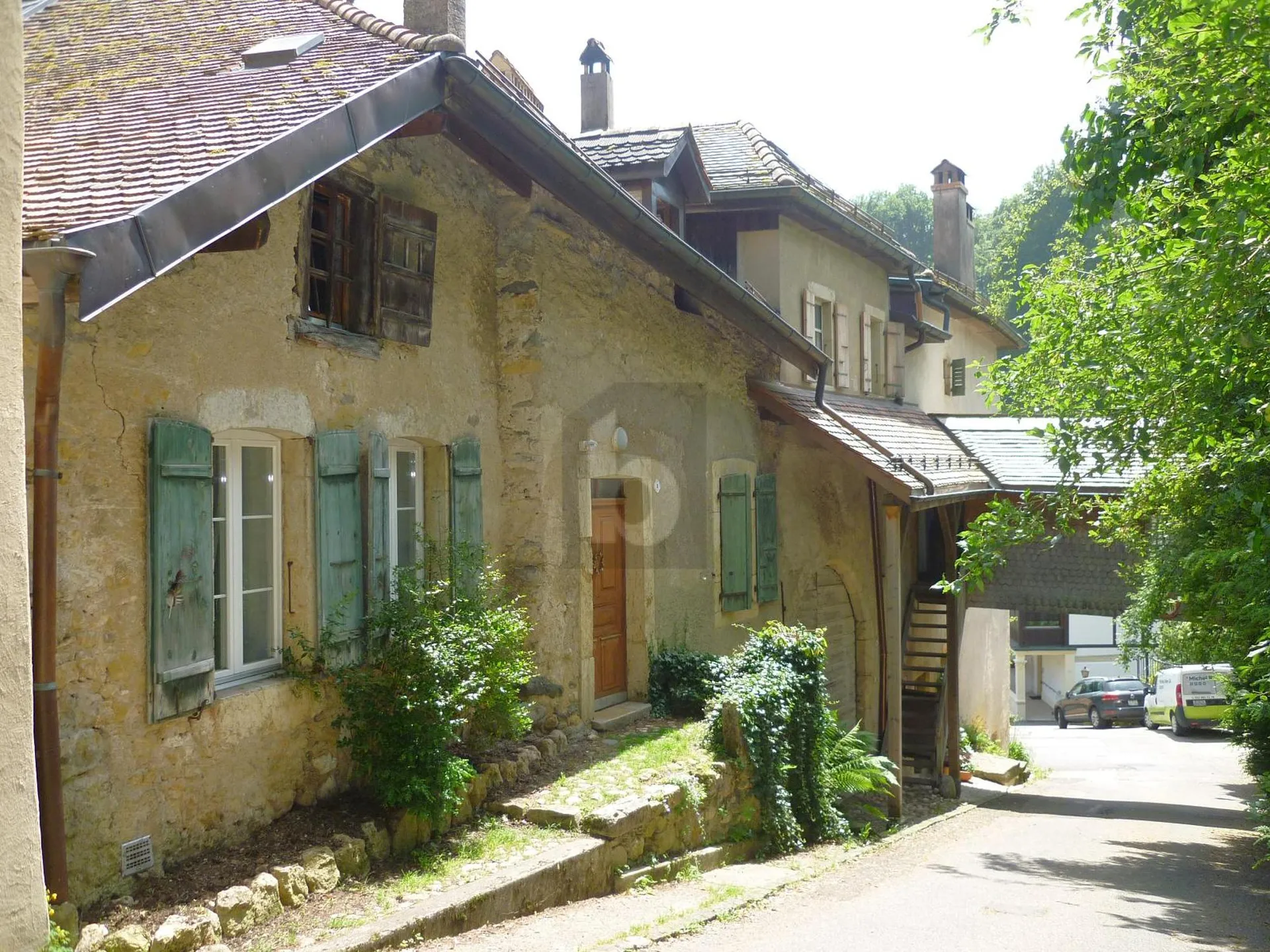 DUPLEX ATYPIQUE CHALEUREUX