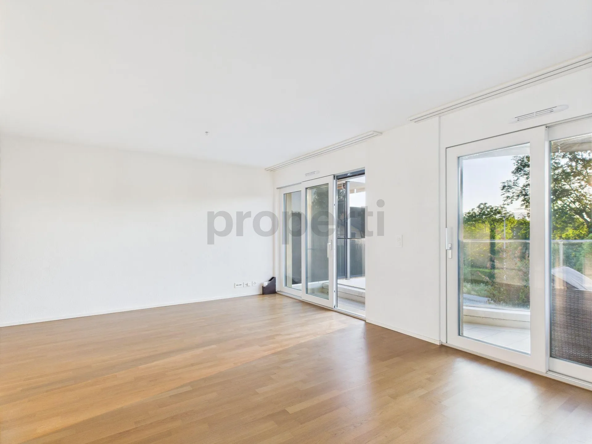 Moderne 4.5 pièces - appartement avec balcon ensoleillé, Saint-Sulpice