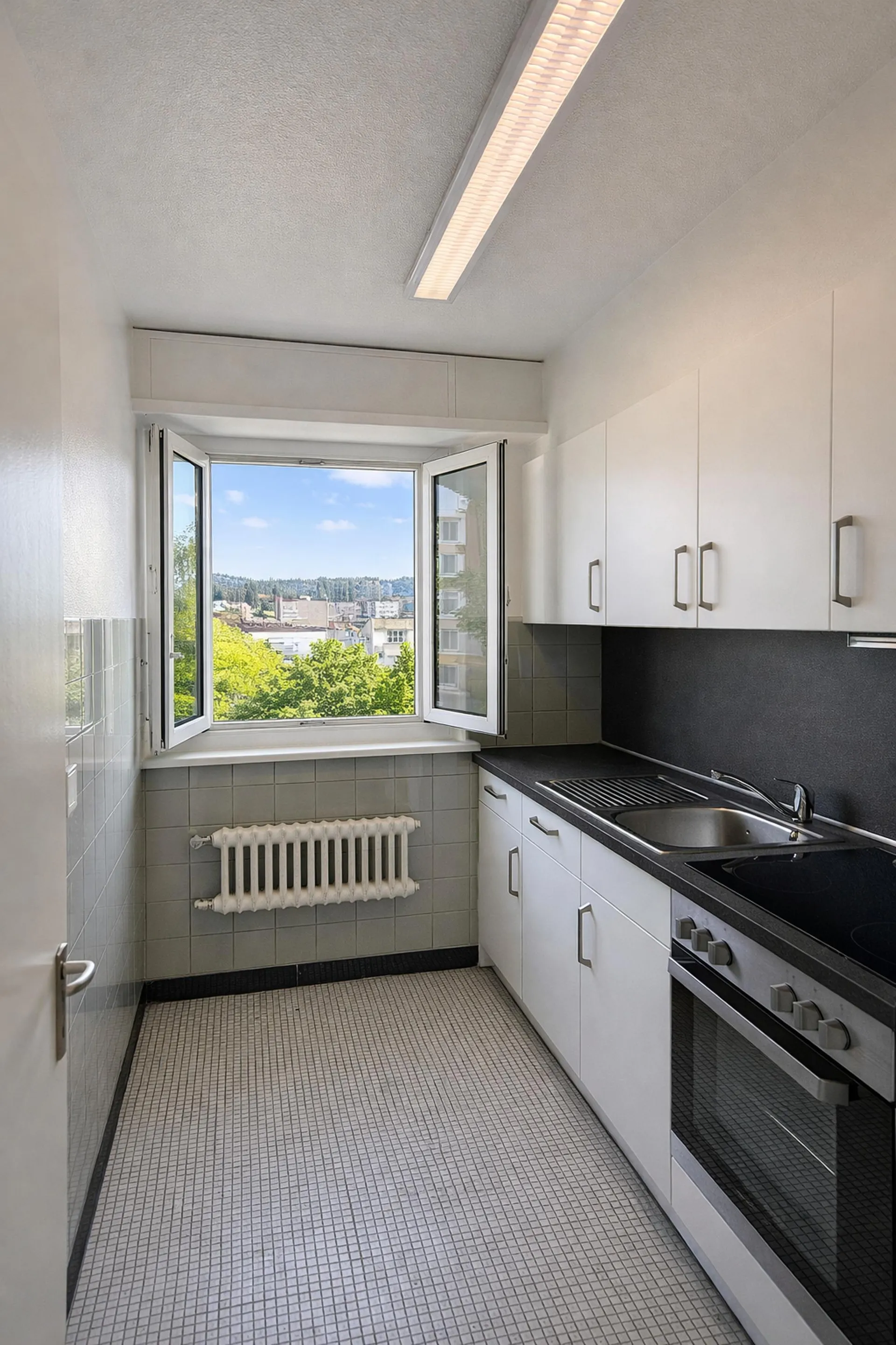 Appartement 2,5 pièces à La Chaux-de-Fonds –completement rénové et Lumineux!