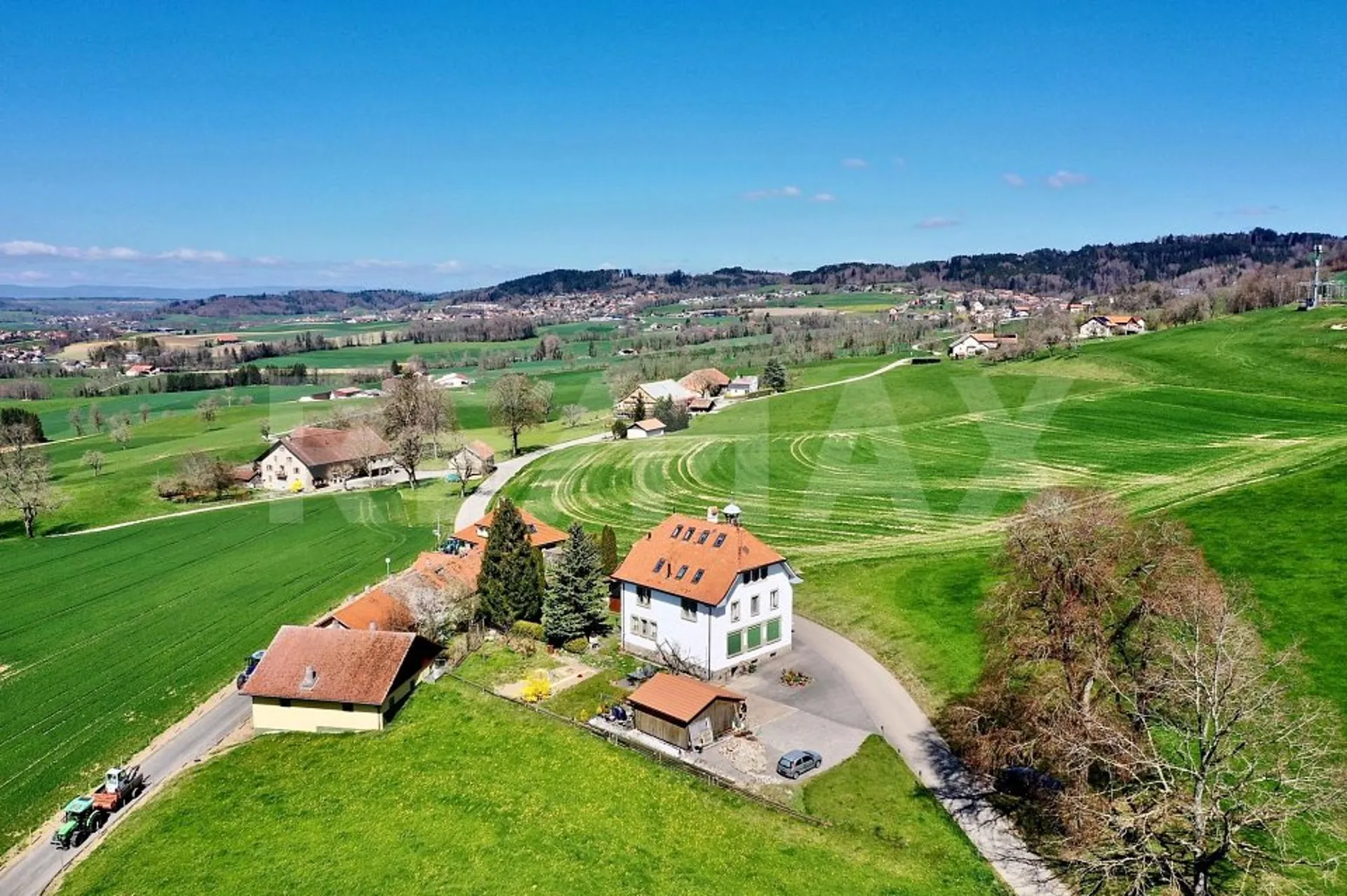 Immeuble de 3 appartements en pleine campagne