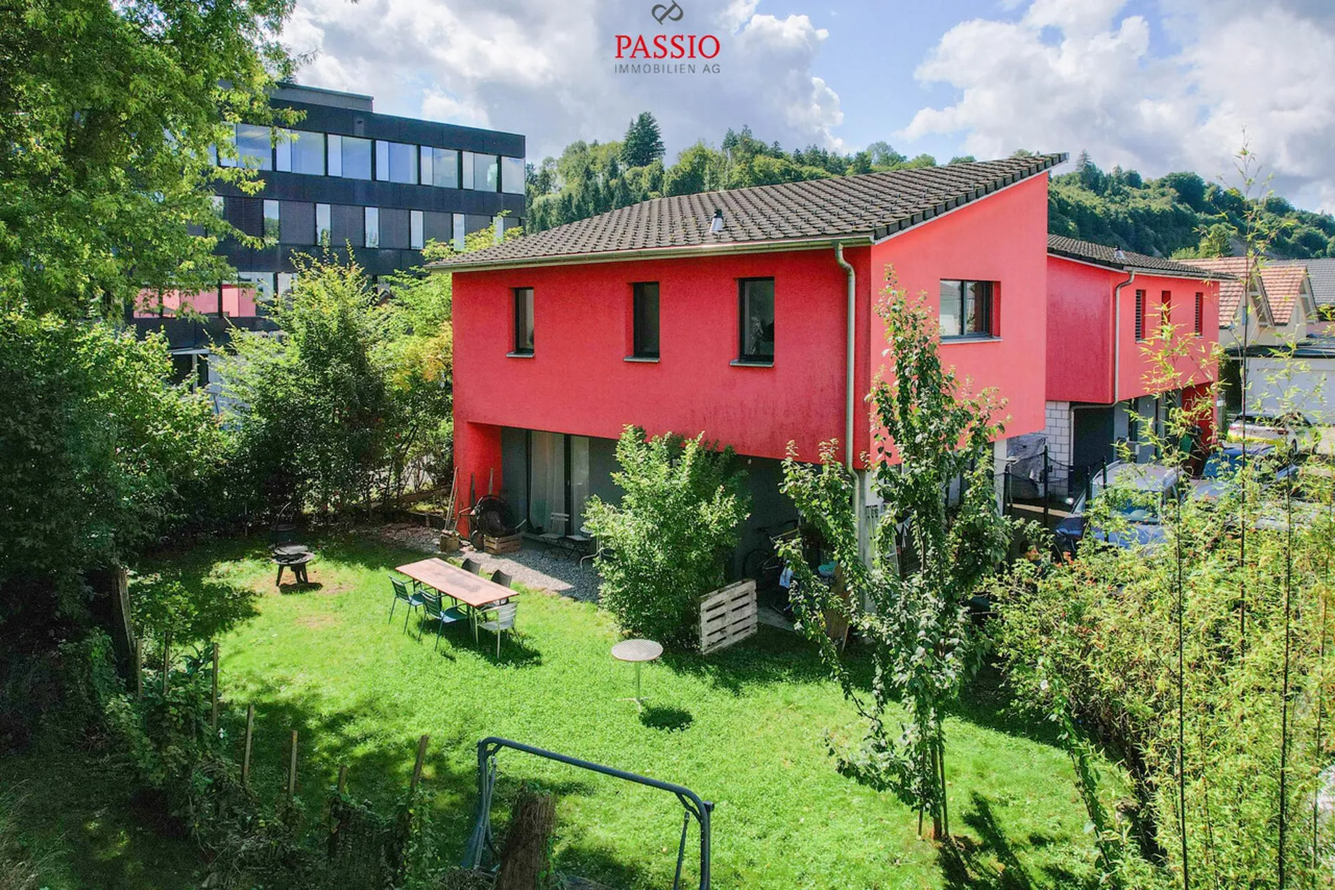 3,5-Zimmer Einfamilienhaus mit Garten und zusätzlichem Hobbyraum