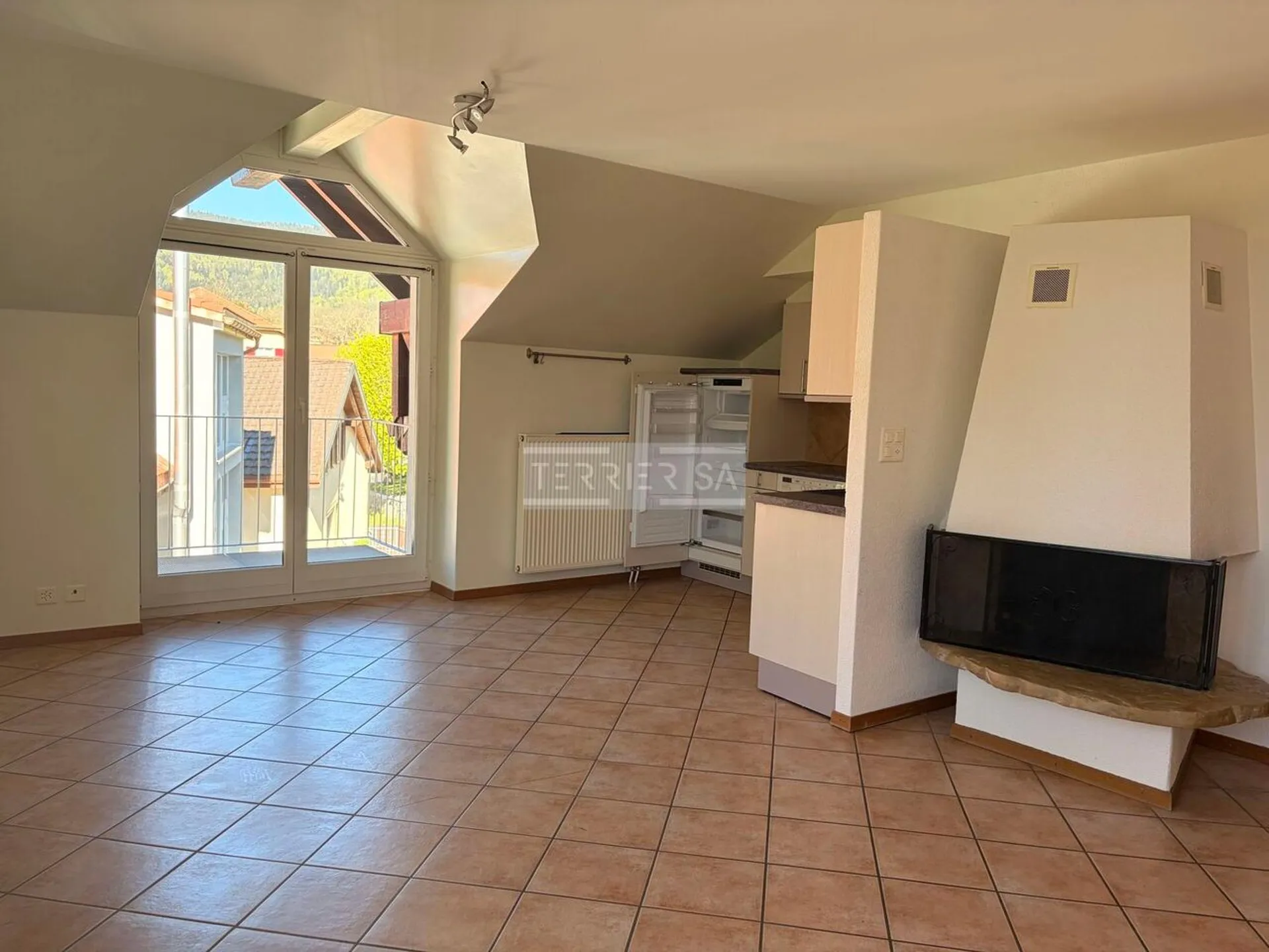 Super attique en duplex de 3,5 pièces + bureau ou dressing