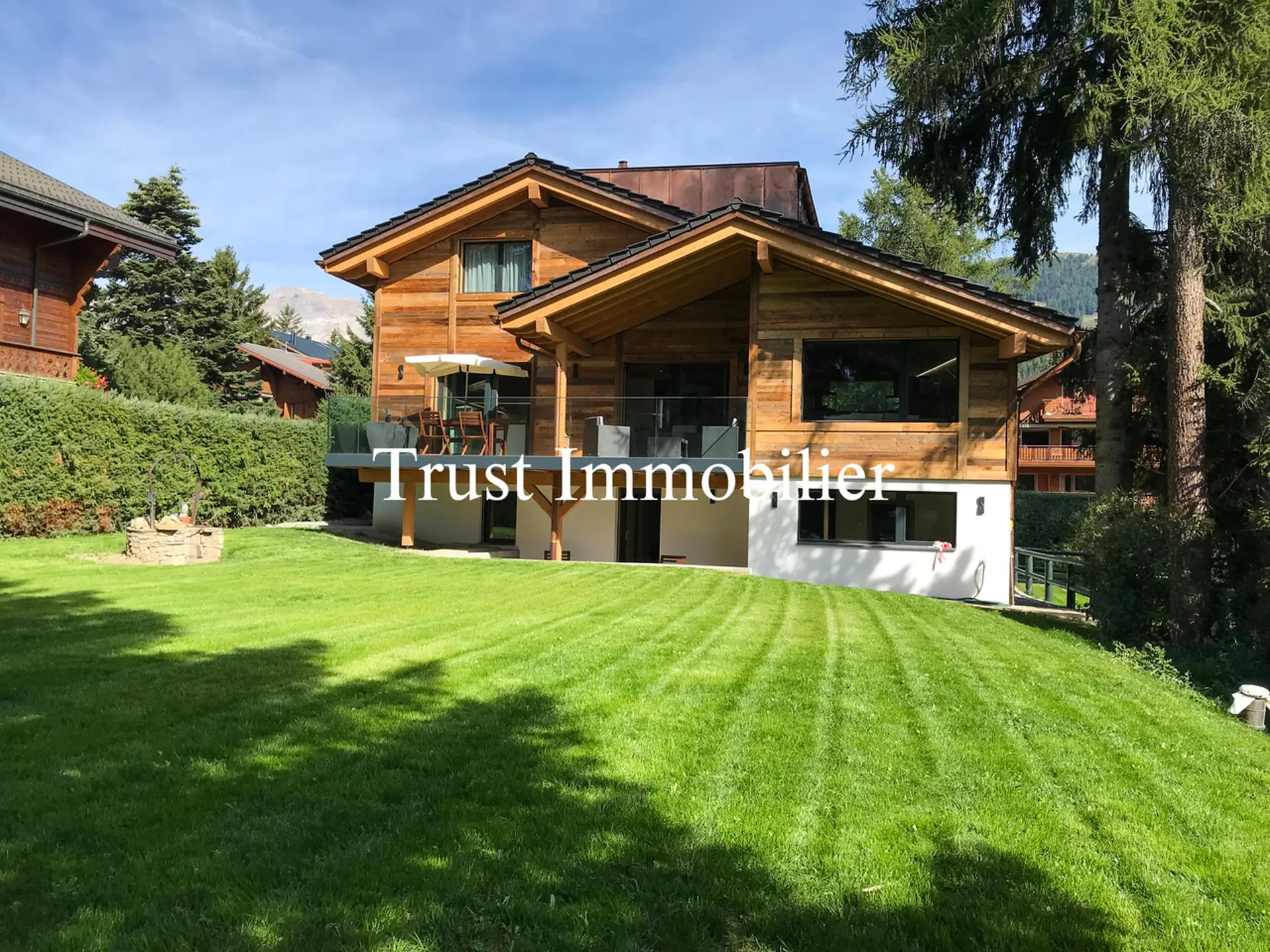 1.6004L.Superbe Chalet à louer au Centre de Crans
