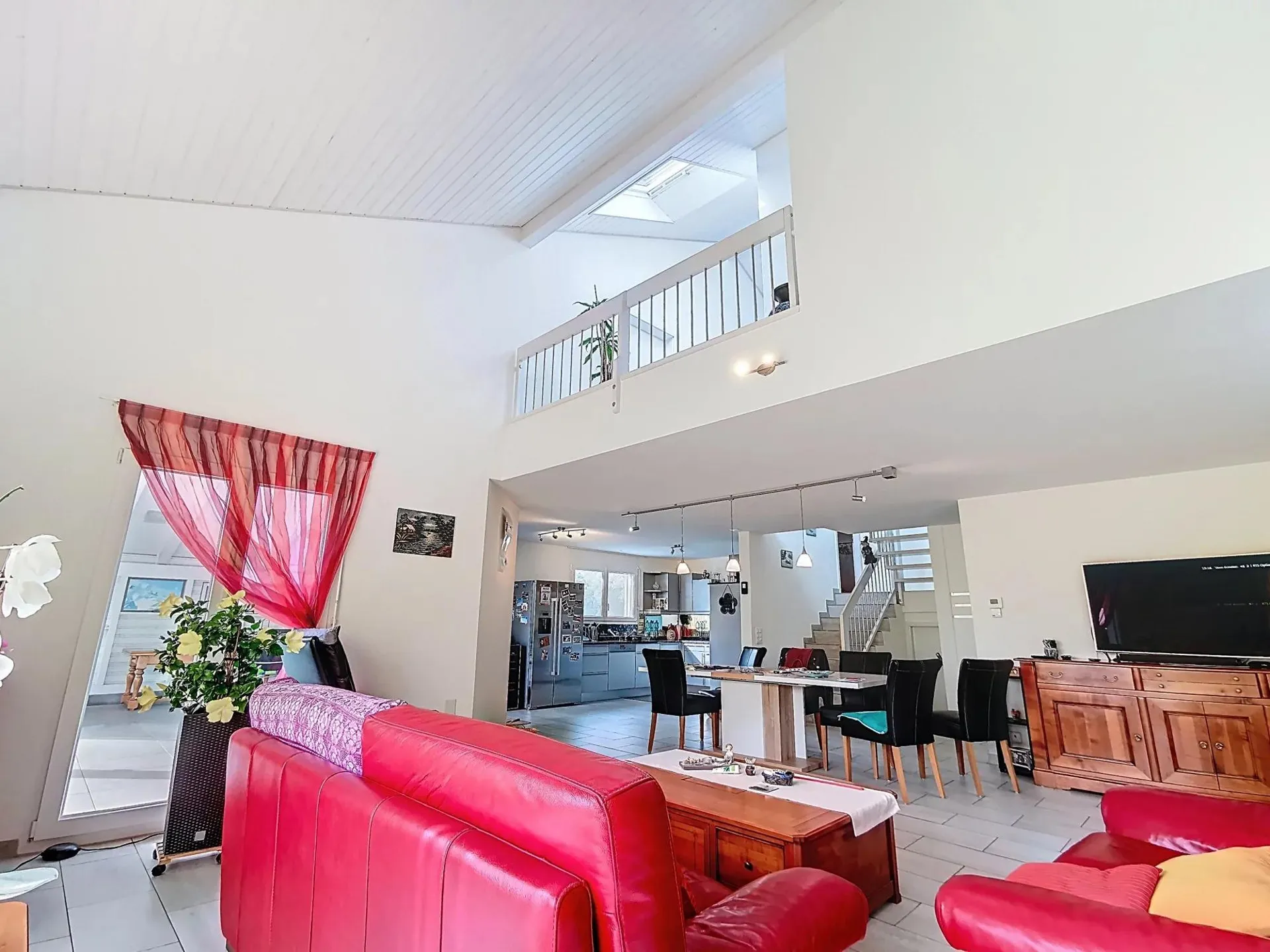 Maison familiale avec un studio indépendant !