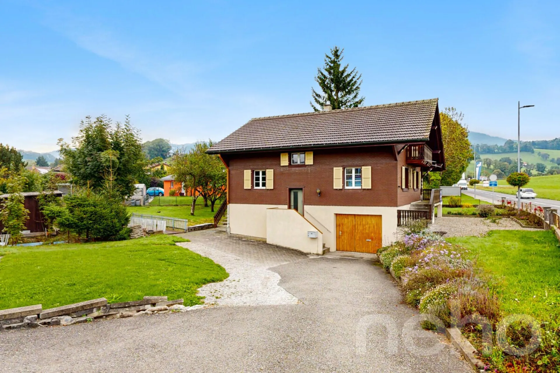 Charmant chalet avec grande parcelle et joli potentiel