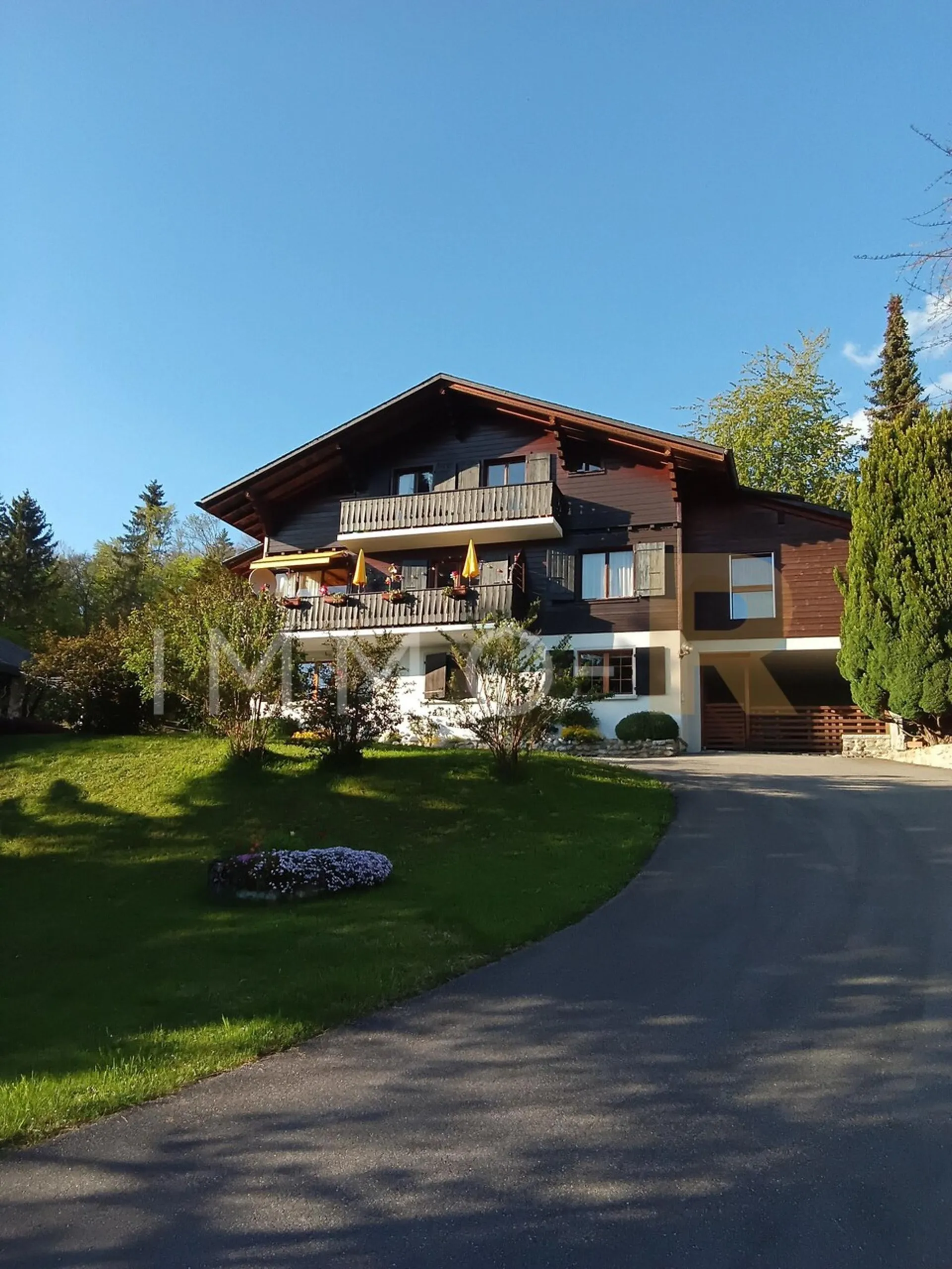 Charmant appartement 5,5 pièces dans un chalet