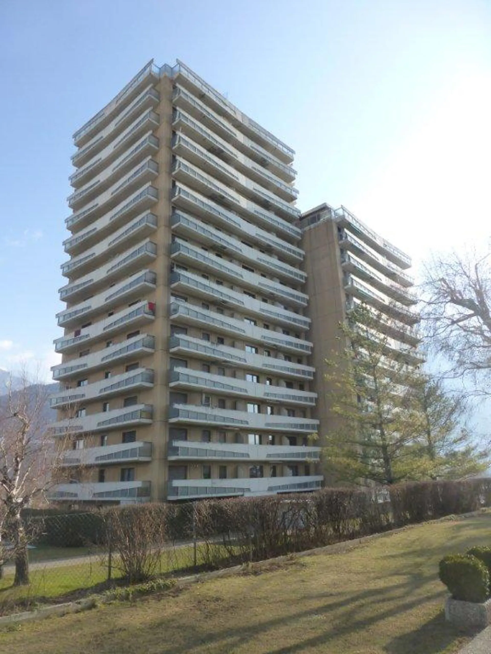 Charmant appartement de 2.5 pièces à Sierre avec vue imprenable