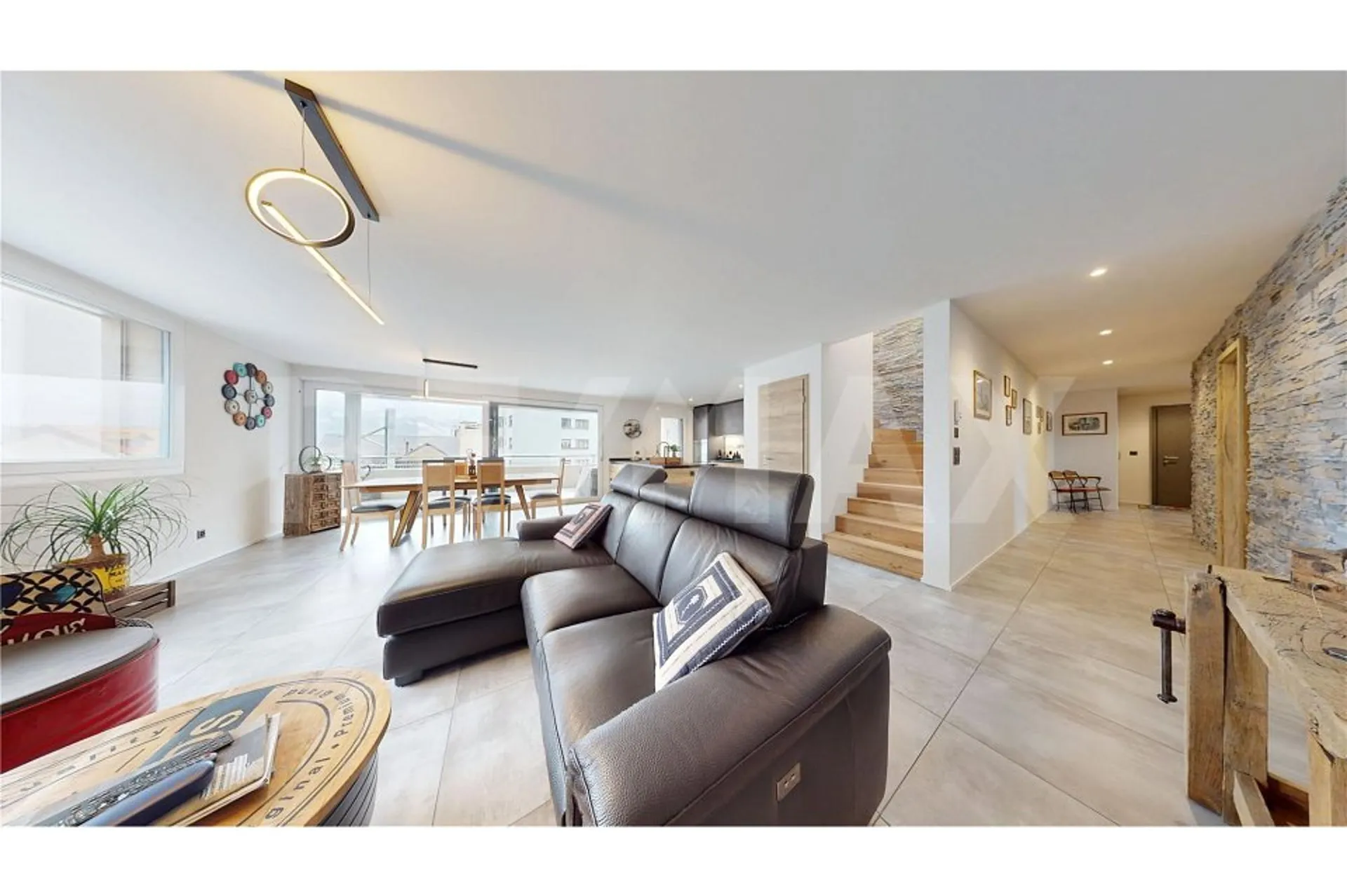 Duplex dexception au cur de Broc / Exclusivité RE/MAX