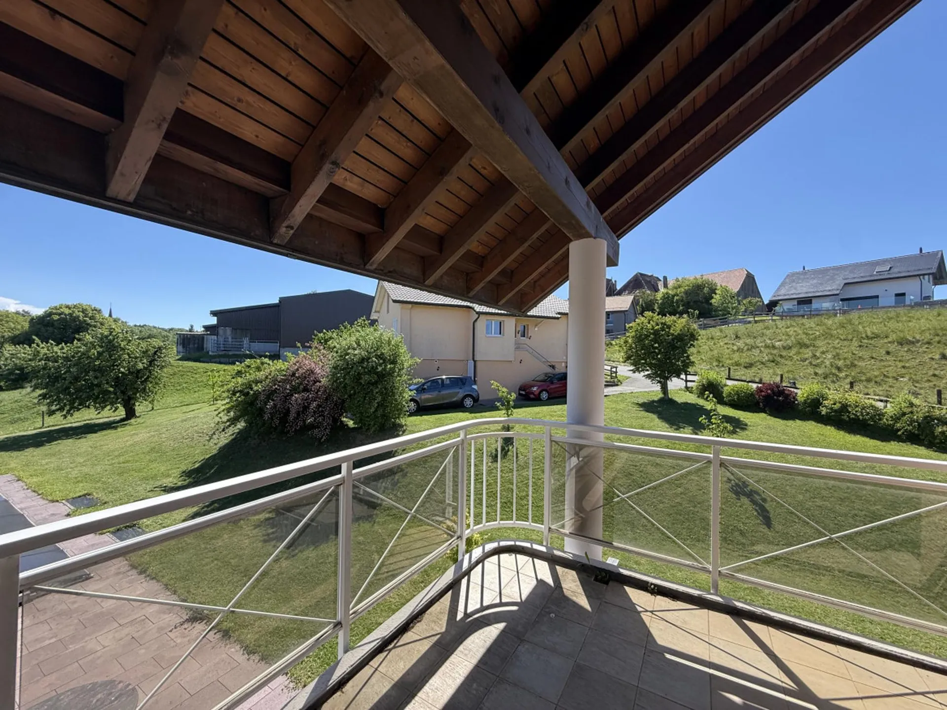 MAISON FAMILIALE RÉNOVÉE DE 210 M2 A LOUER DISPONIBLE IMMEDIATEMENT