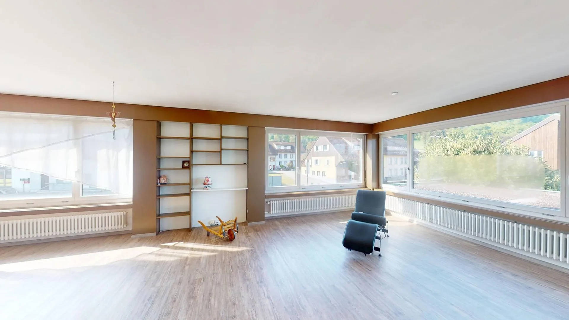 RESERVIERT: AgentSelly - Leben & Arbeiten  alles an einem Ort