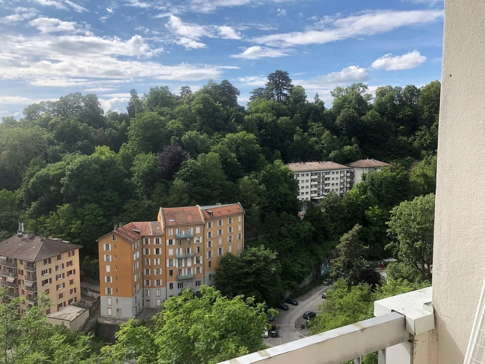 Près du CHUV studio charmant et rénové avec vue splendide sur le lac