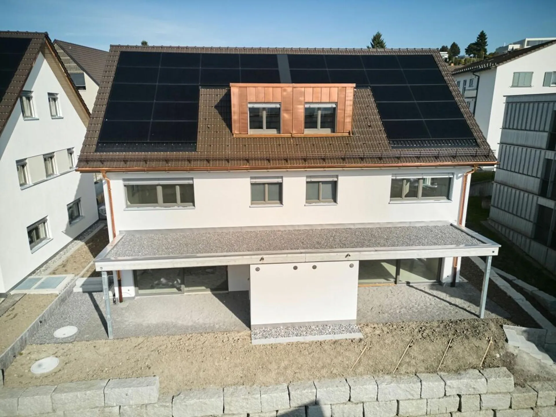 6 1/2-Zimmer-Doppeleinfamilienhaus mit nutzbarer Landfläche