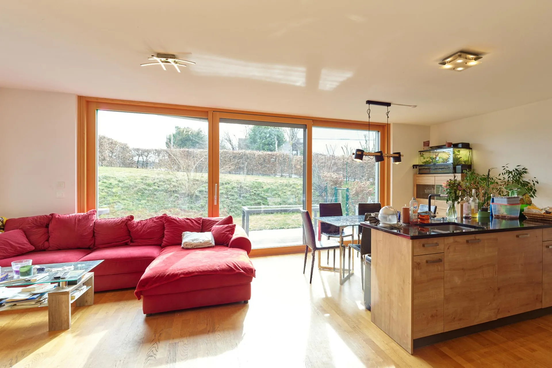 Grand appartement en triplex très lumineux, avec terrasse et jardin