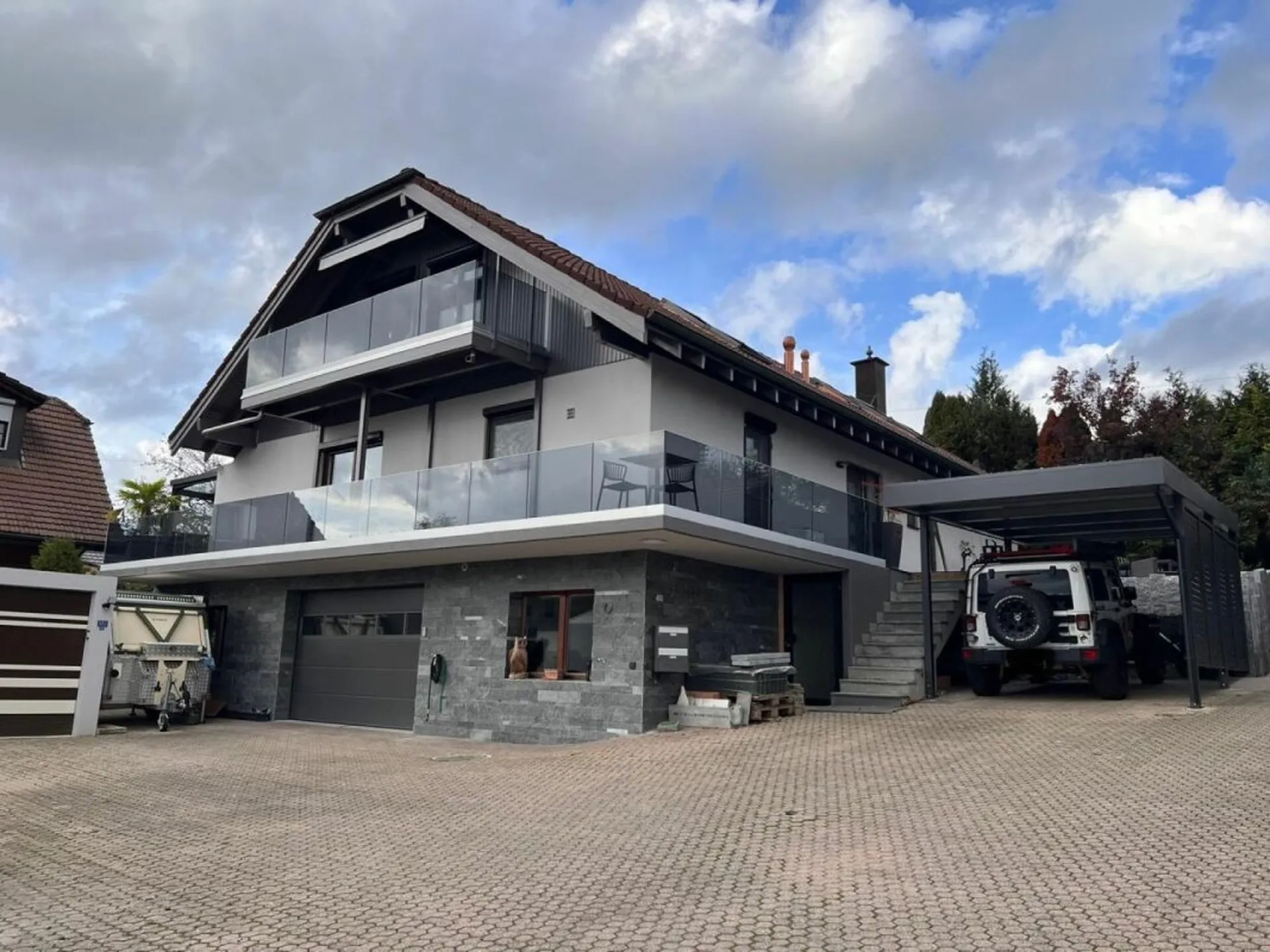 3 ½-Zimmer-DG-Wohnung mit Gartenteil