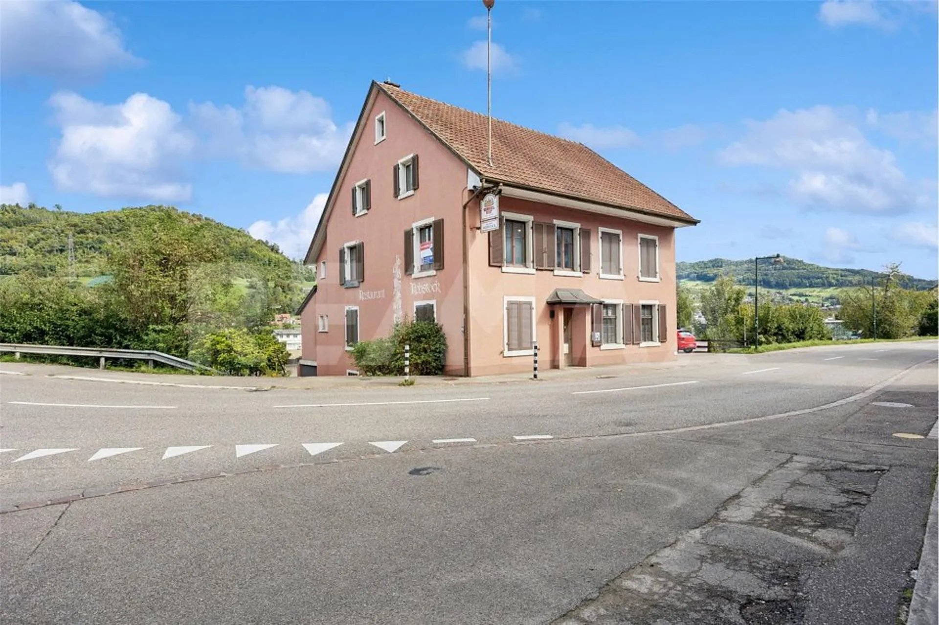 Traditionelles Wohn- und Gasthaus mit Potential an top Lage