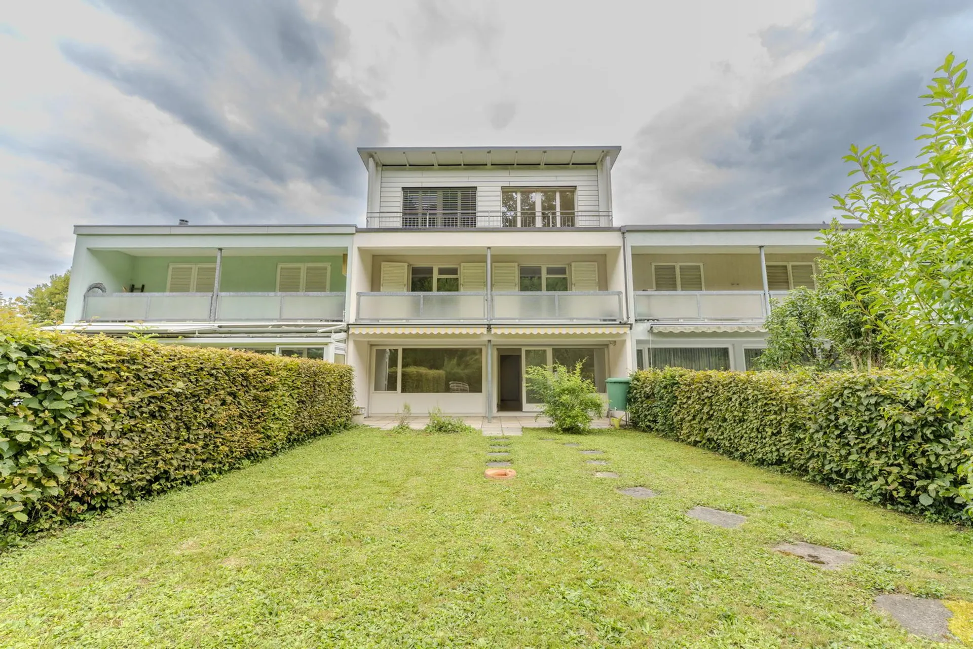 Grosszügiges Reiheneinfamilienhaus im Baurecht