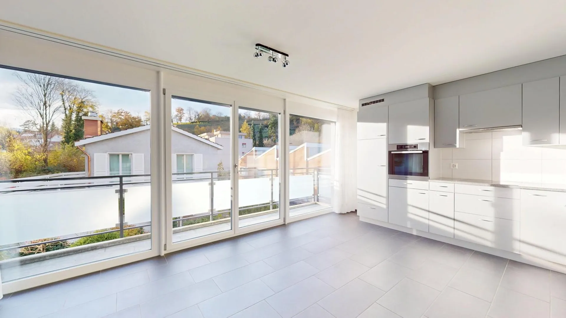 Attraktive 3,5-Zi.-Wohnung mit Balkon, Lift und Tiefgarage in zentraler Lage von Laufen