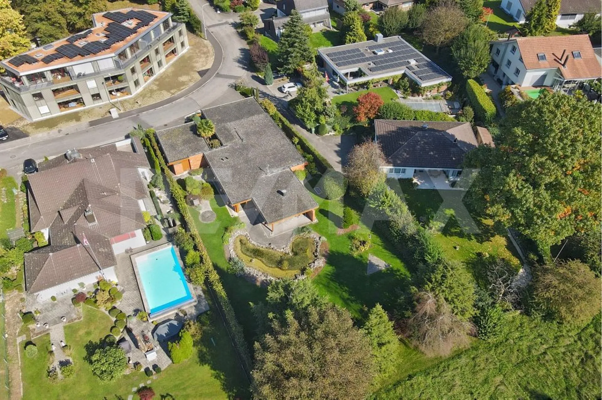 Einfamilienhaus im Bungalow-Stil mit Wellness-Oase und grossem Garten