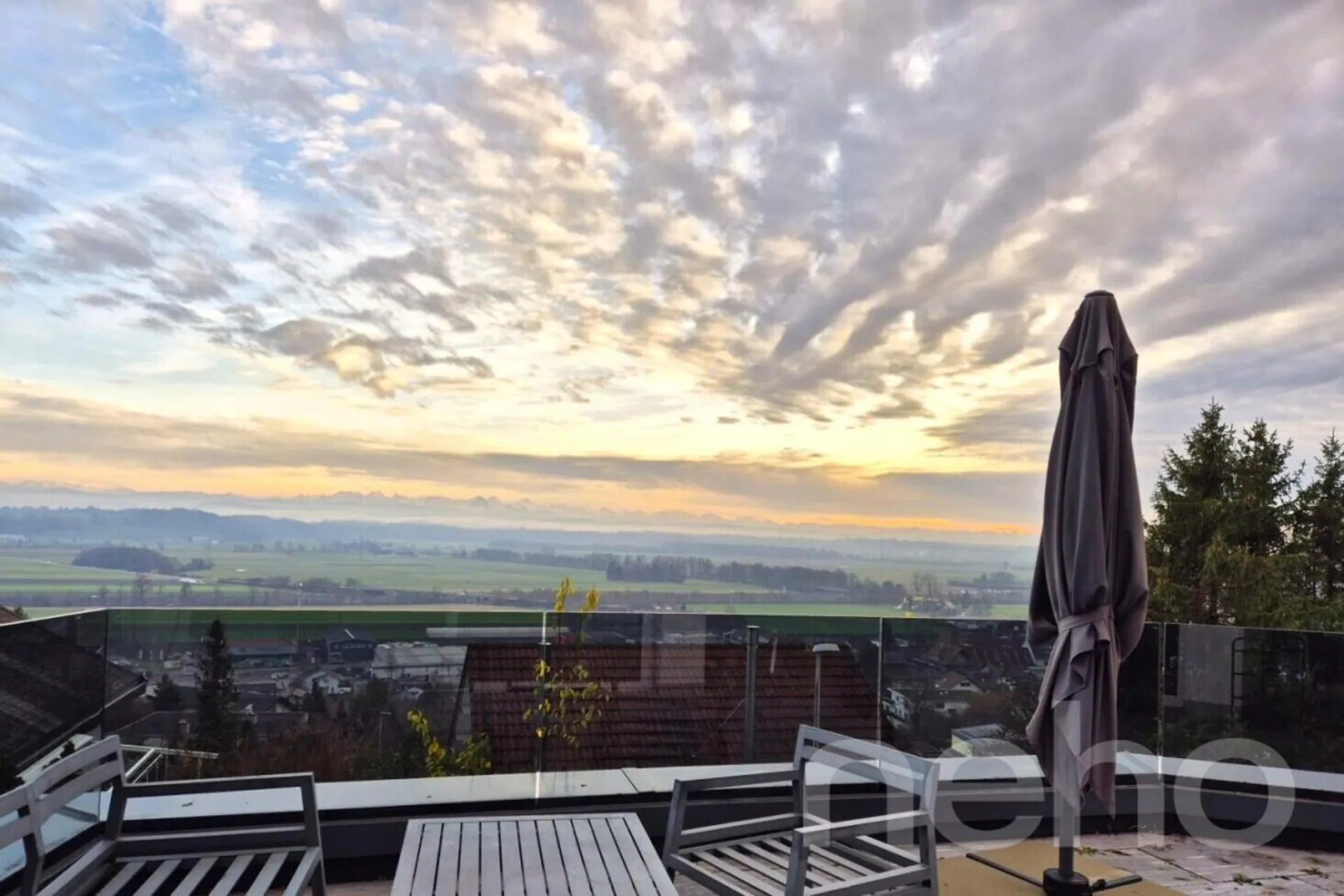 Terrassenwohnung mit 63 m² Aussenfläche & Weitsicht