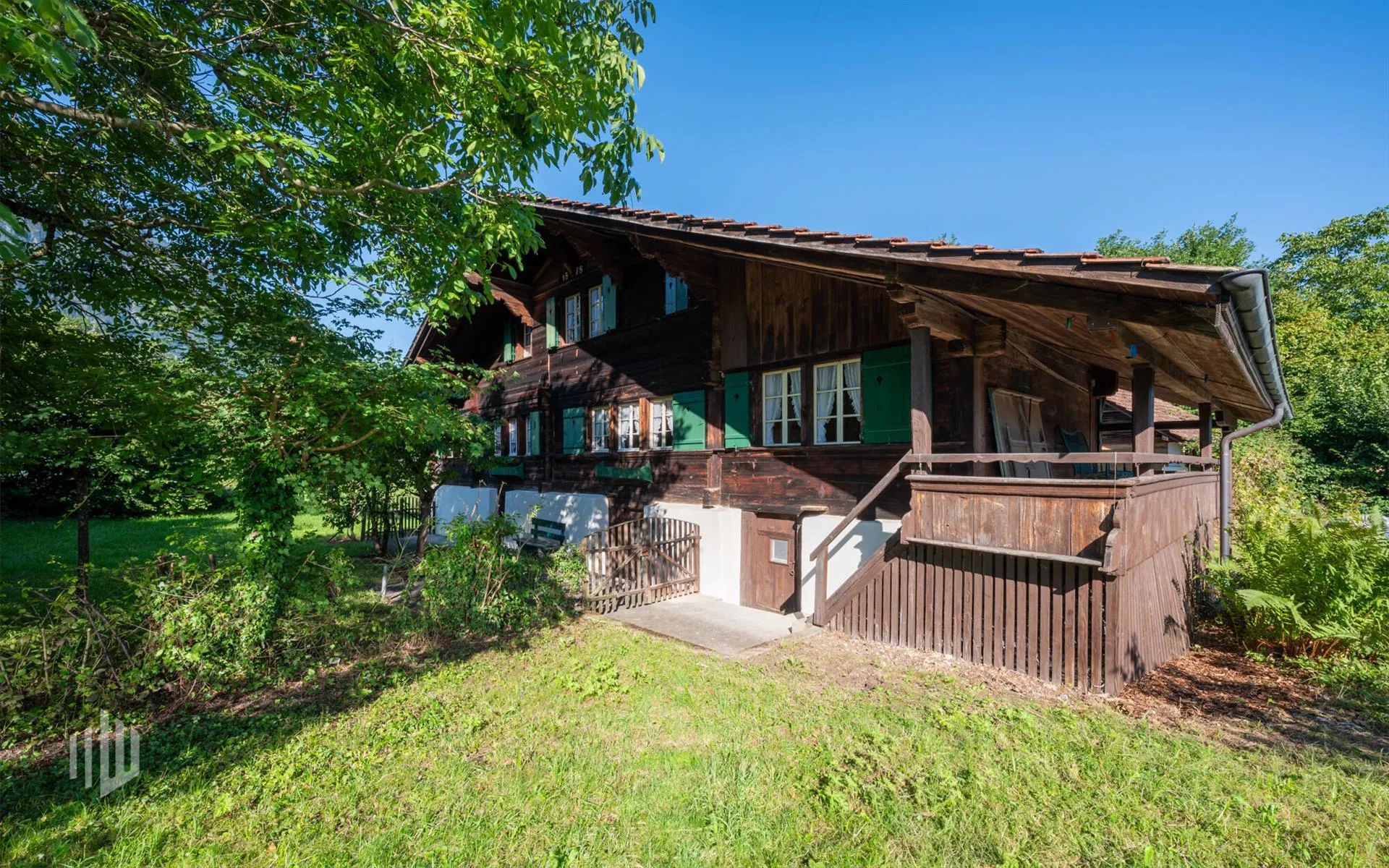 ImmoWyss -  Urchiges Chalet mit grosser Baulandreserve und Niesenblick