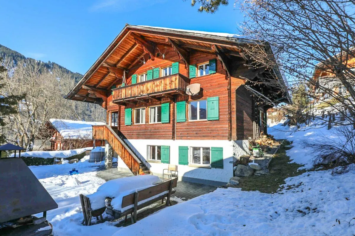 Gemütliches Wohnhaus mit zwei Wohneinheiten, grosszügigem Umschwung...