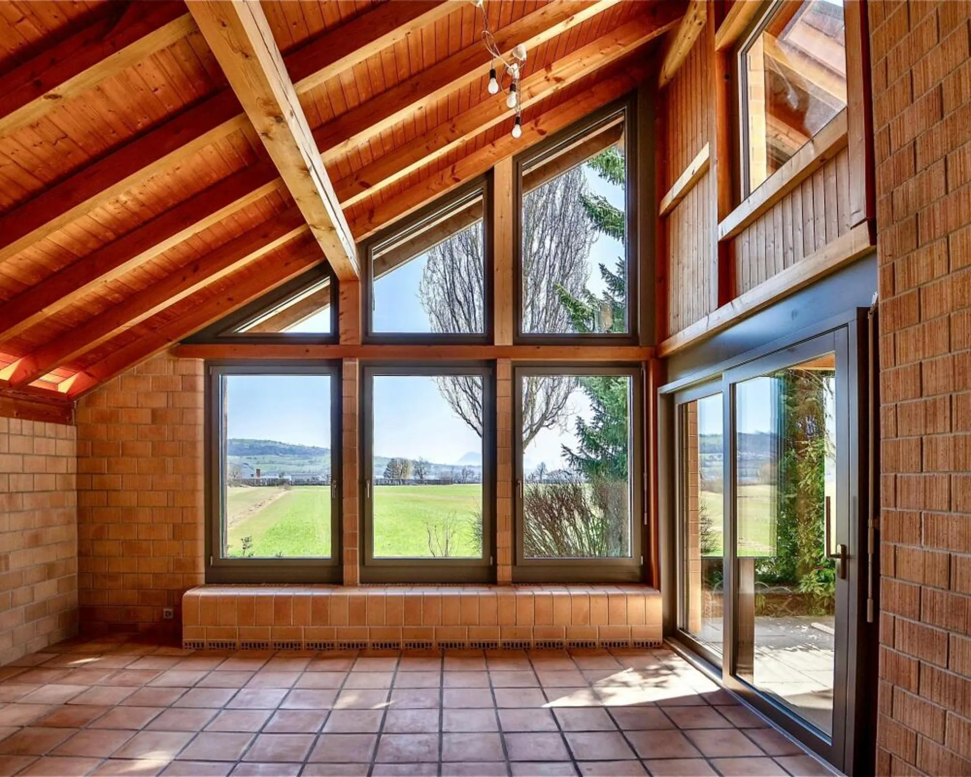 SEE HARMONIE  Einfamilienhaus mit See- und Bergsicht in Sursee