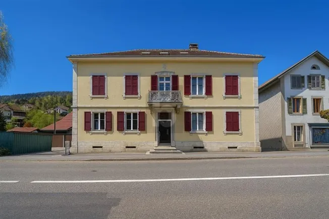 GEBÄUDE 5,4 % RENDITE, 9 WOHNUNGEN, 11 BOXEN,