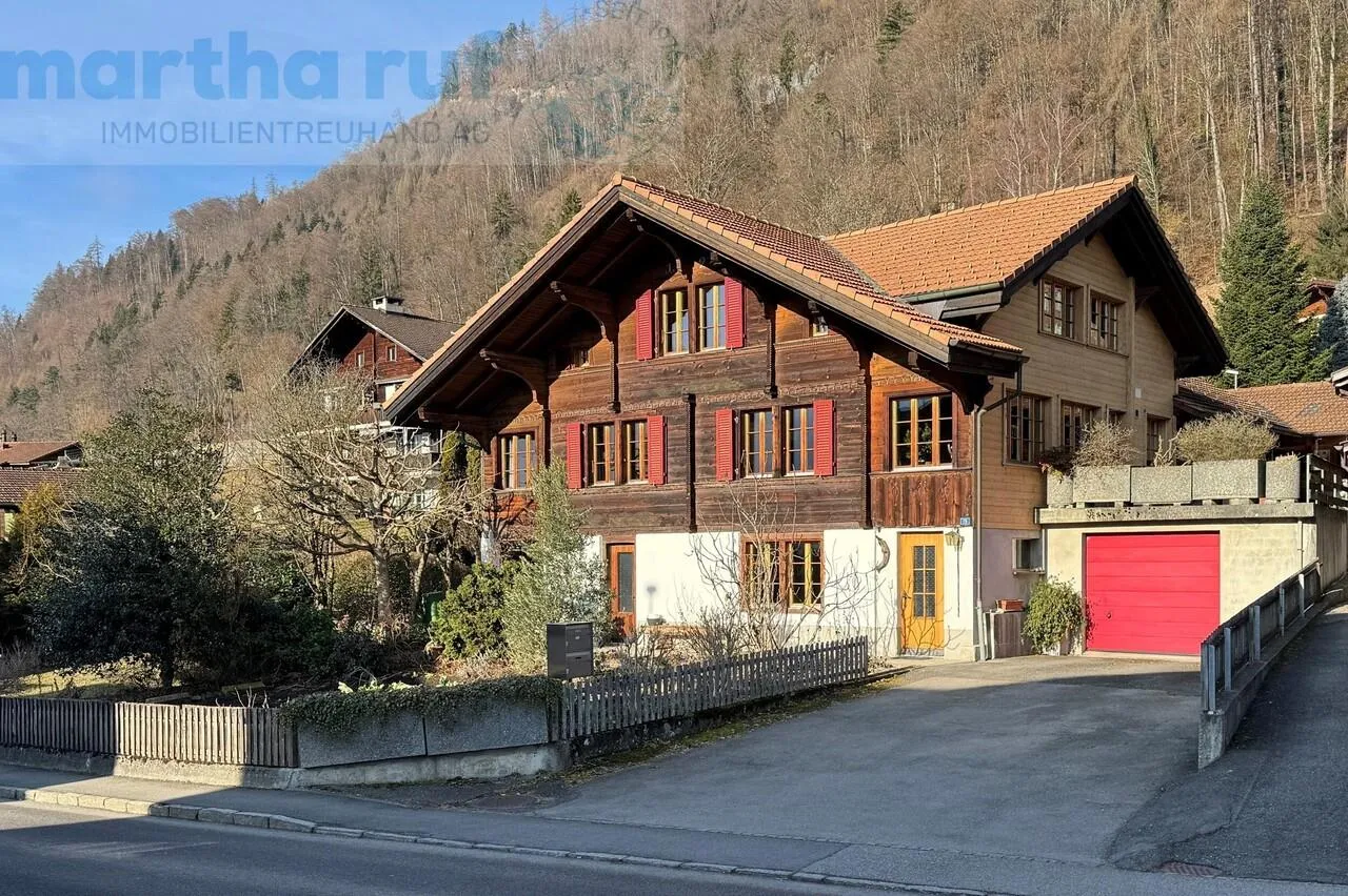 Sonniges 7.5-Zi.-Haus mit Ausbaupotenzial