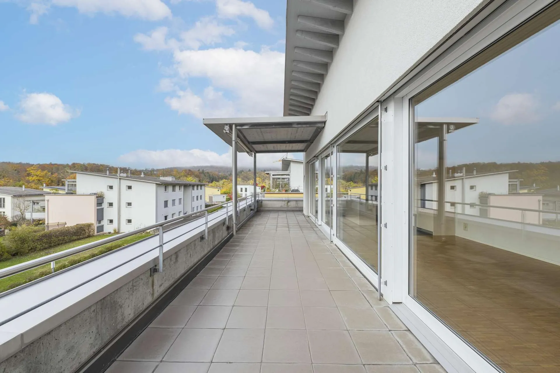 Lichtdurchflutete 4.5-Zimmer-Attikawohnung mit grosser Terrasse