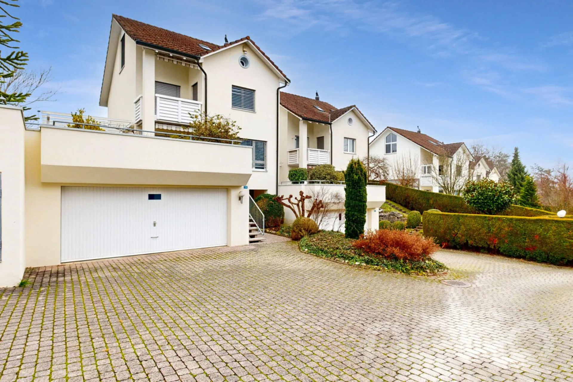 Grosszügiges Haus mit Garten, Doppelgarage und Tempo-30-Lage