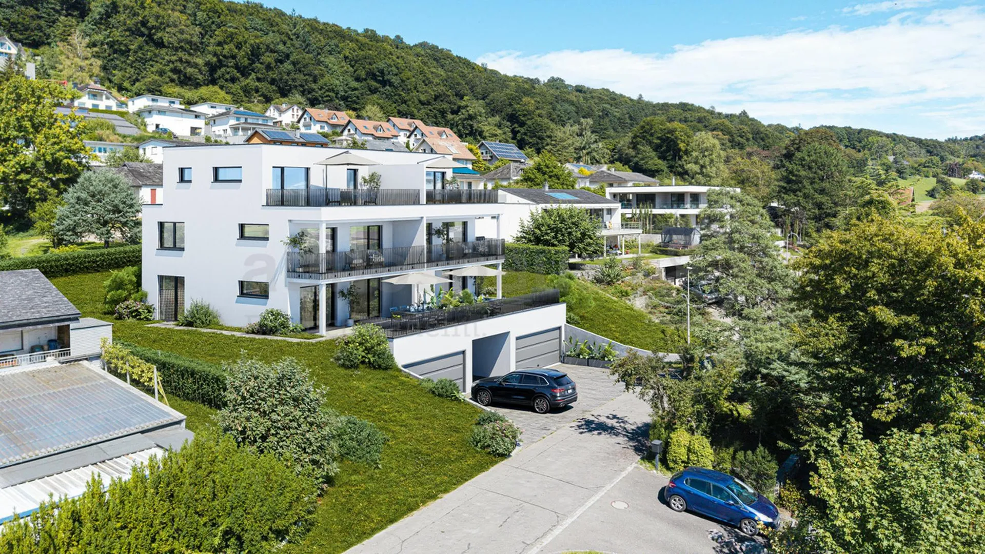 Neubau: 6.5-Zi.-Haus mit Attika, Garten & Top-Lage bei Rheinfall