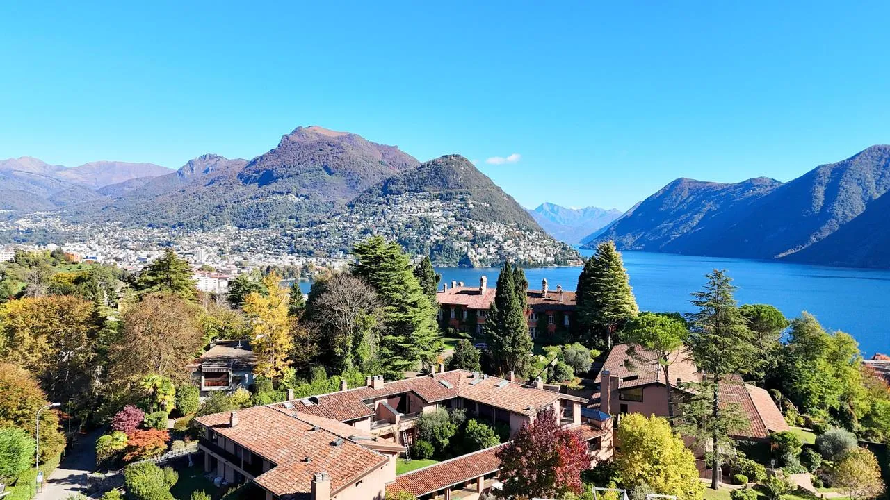 Elegante Casa a Schiera in Residenza di Prestigio a Lugano