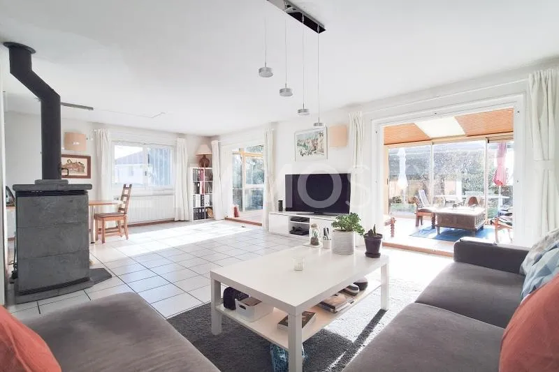 Maison mitoyenne sans vis-à-vis au coeur de Bassins