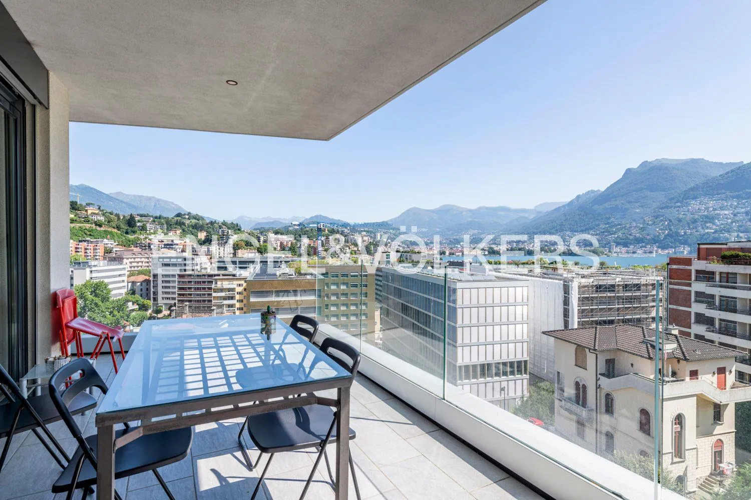 Moderne Wohnung mit 138 m2 in Paradiso mit Terrasse mit 40 m2