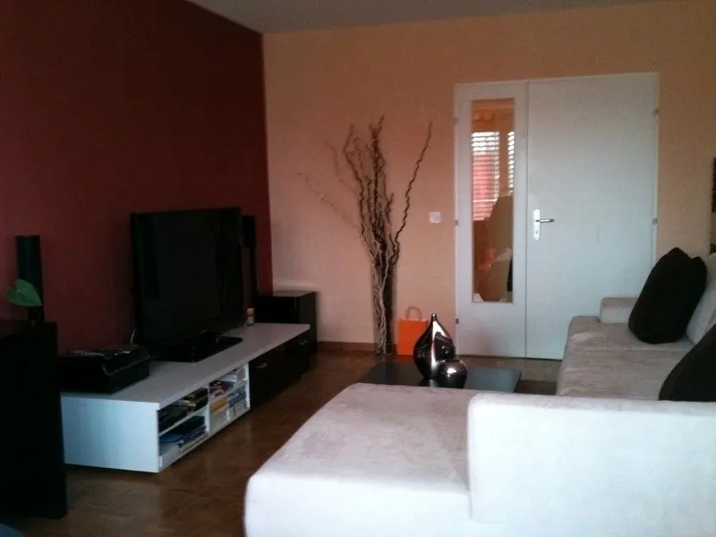 APPARTEMENT 3 PIÈCES À GENÈVE - CHÂTELAINE, MEUBLÉ