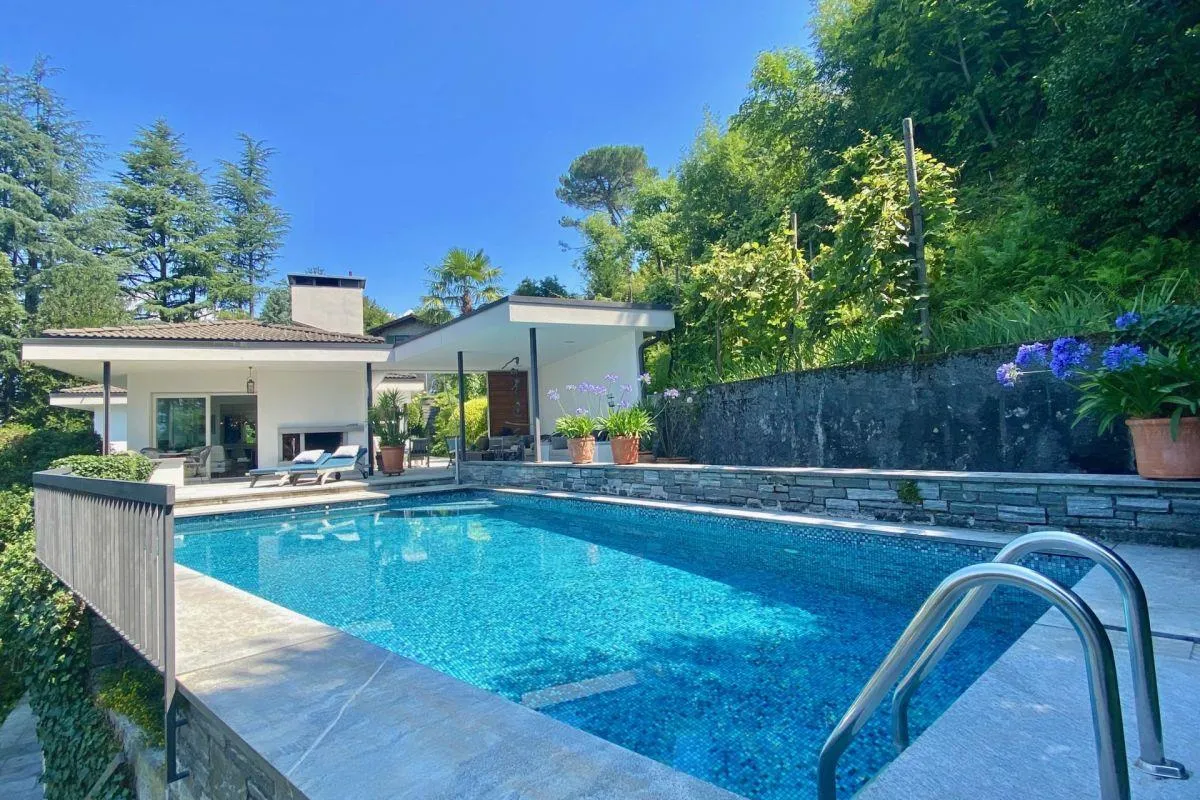 Exklusive Villa mit atemberaubender 180°-Seepanoramasicht und absol...