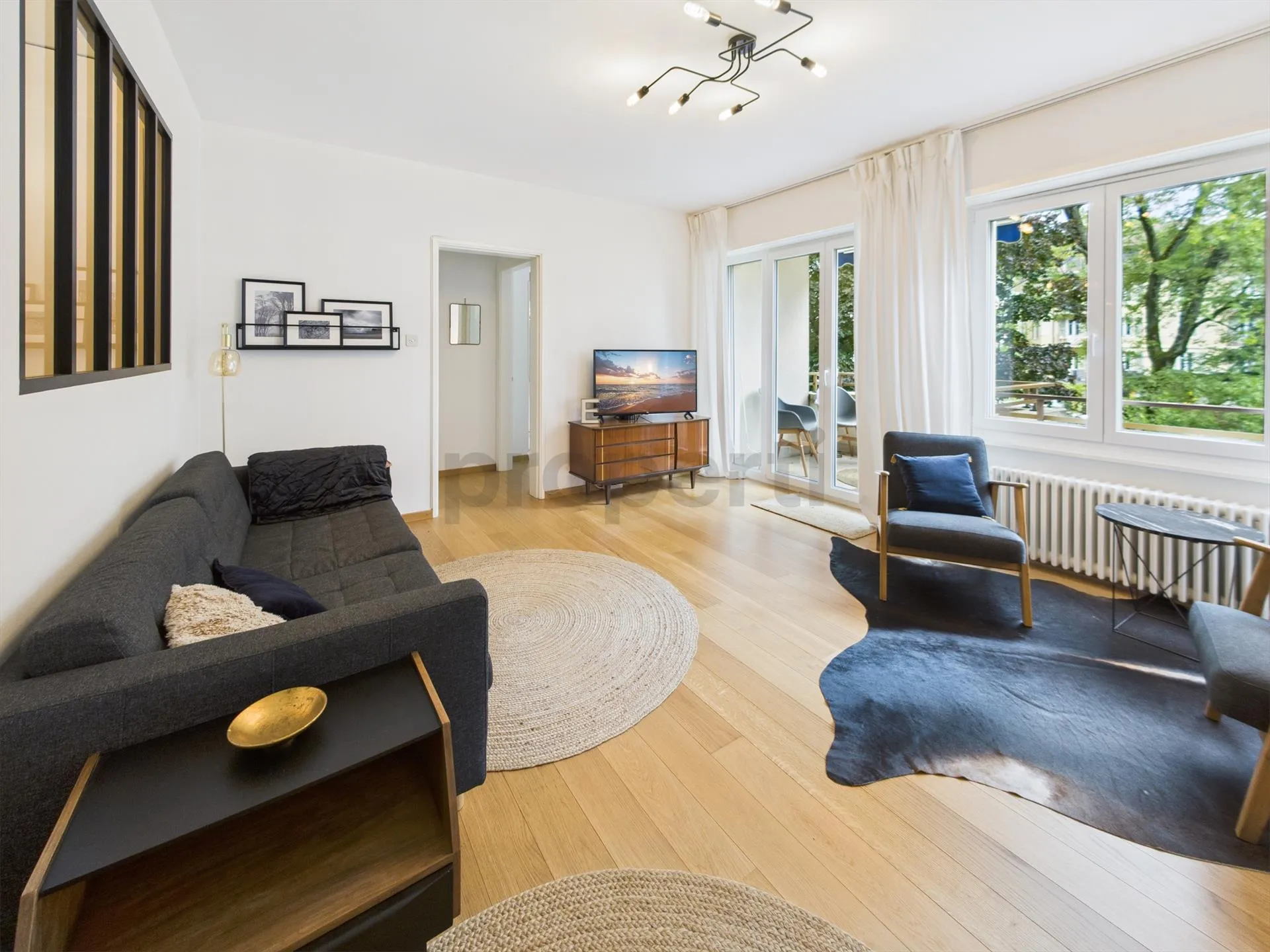 Appartement meublé 3.5 au calme dans un parc sécurisé avec place de...