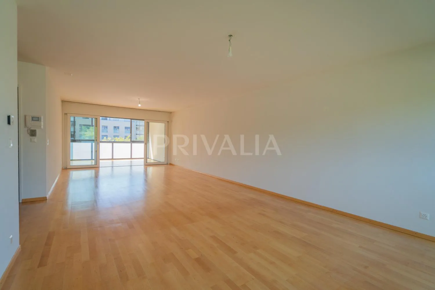 Bel appartement de 150 m2 avec balcon et jardin d'hiver