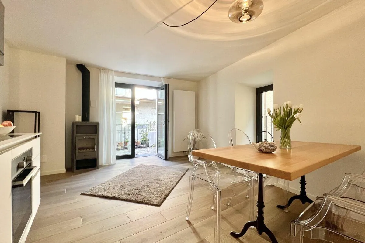 Charmante Ferienwohnung im Herzen von Ronco s. Ascona mit Balkon