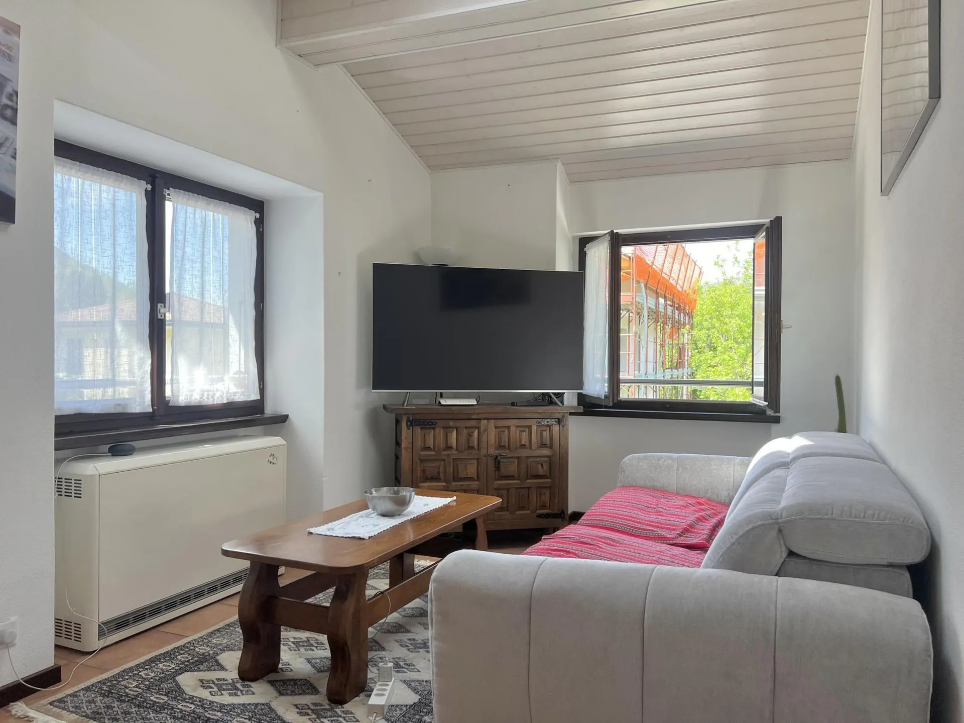 LUMINOSA CASA UNIFAMILIARE 3.5 LOCALI NEL VERDE A PIANDERA