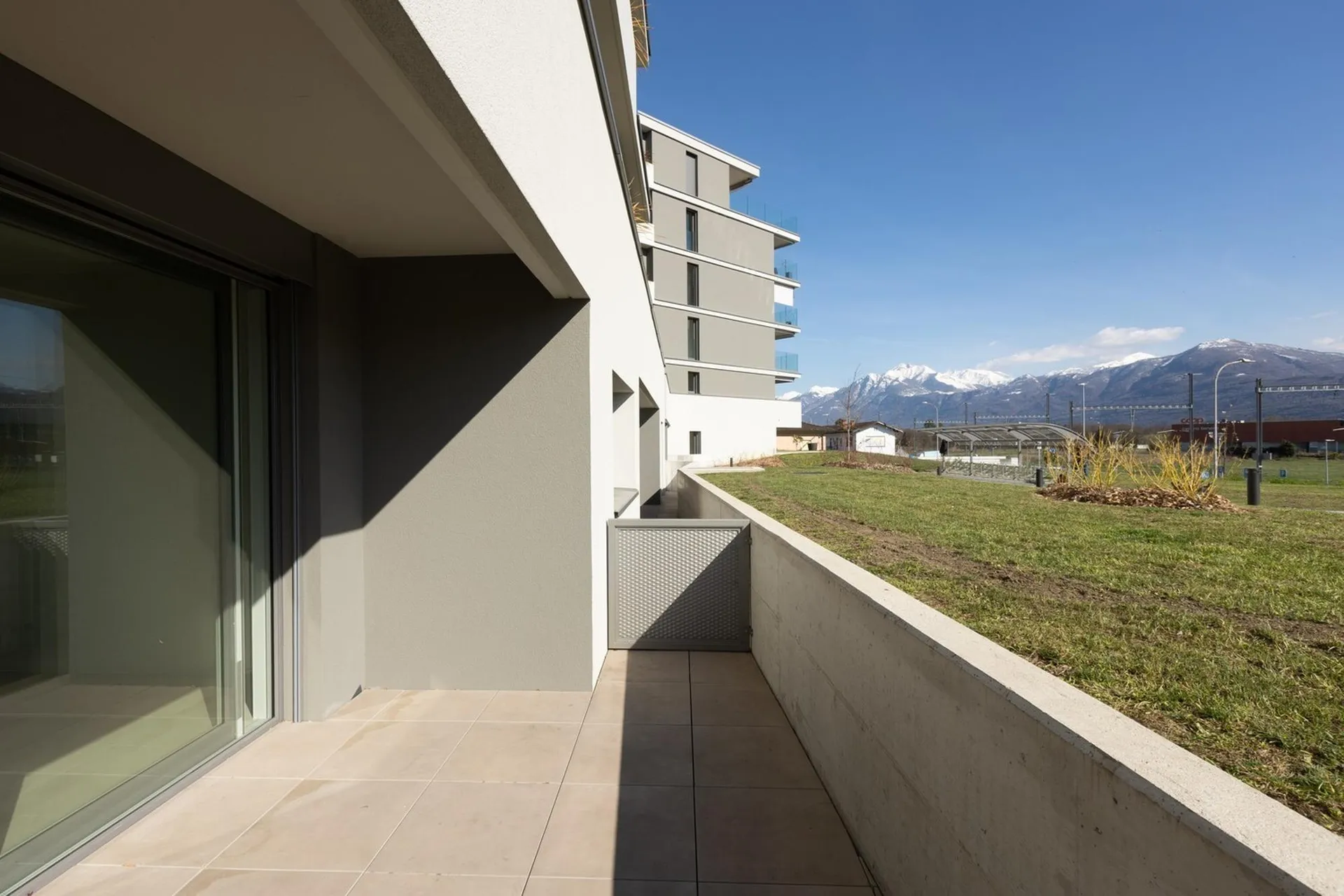 RESIDENZA HEDERA - PRIMA LOCAZIONE DI APPARTAMENTI MODERNI A TENERO-CONTRA