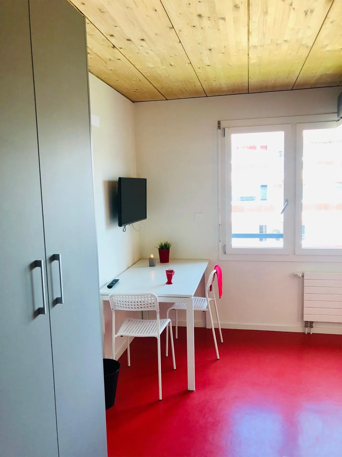 Un studio meublé - Bon TL CHF 300.00 offert !