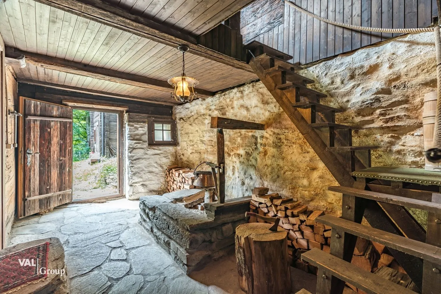 Grosszügiges 6.5-Zimmer-Haus in Root, 1.8.26-1.9.27 (1Jahr)