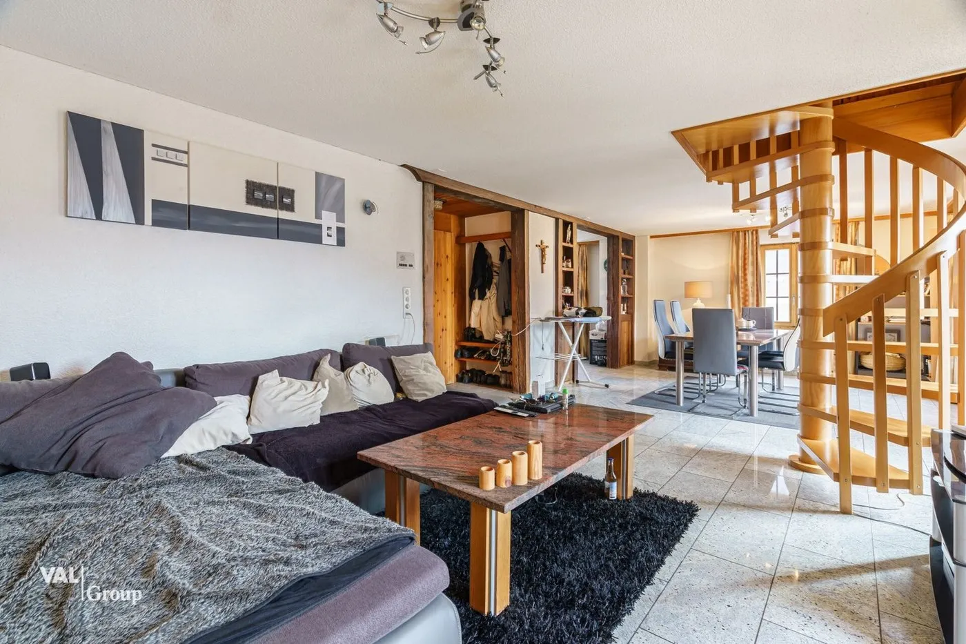 Sehr zentrales Restaurant "Sport" und darüberliegende 4.5-Zimmer-Duplexwohnung