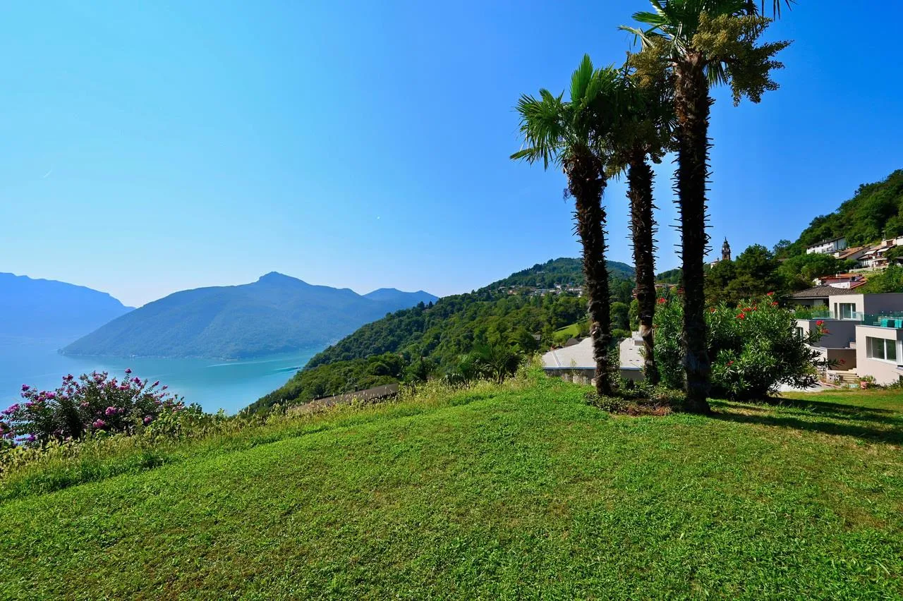 Raffinato Appartamento con Vista Lago di Lugano, Ristrutturato 2022