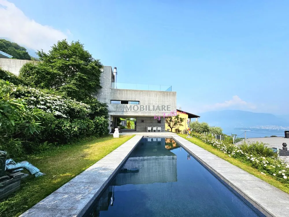 Villa mit Panoramaseeblick, Garten und nachhaltiger Ausstattung