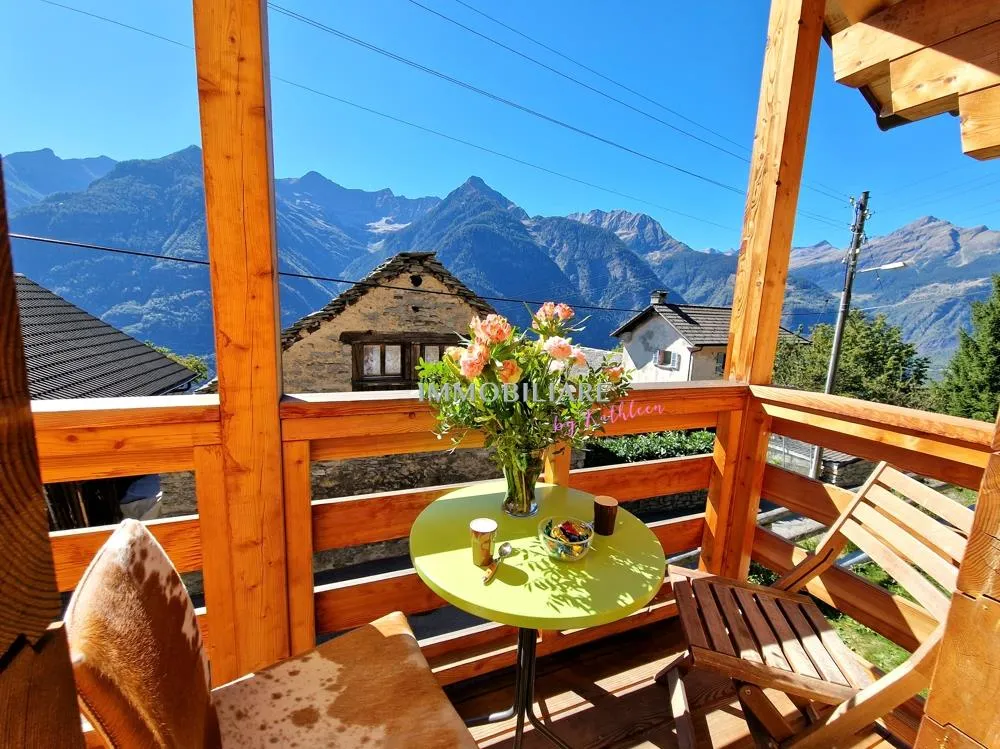 Rustico in Loftstil, im Tessiner Bergdorf, 1`100 m, Sonne, öv, ZweitWS