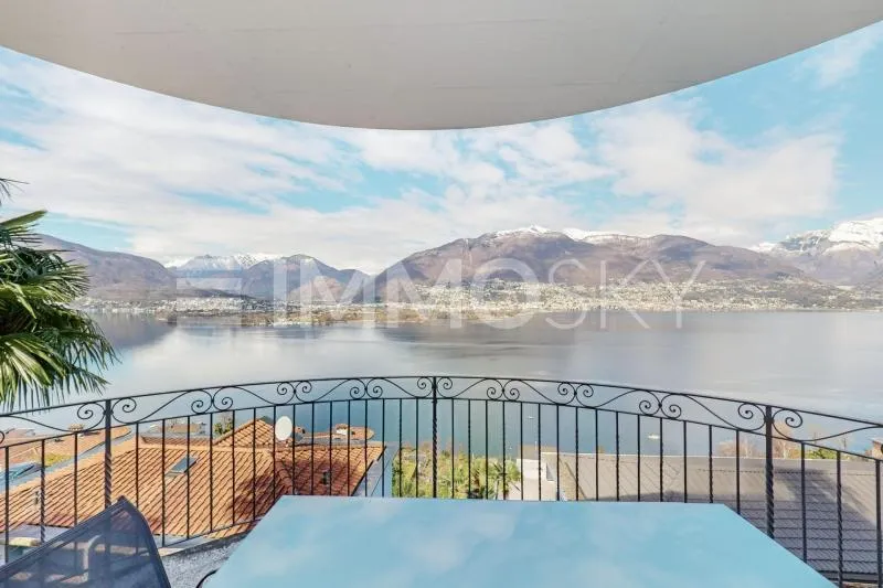 Dominando il Lago Maggiore con il sole tutto l'anno