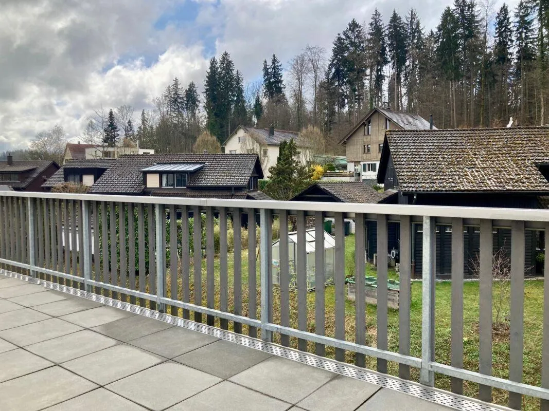 Attraktive 3.5-Zimmer-Attikawohnung mit Terrasse per sofort zu verm...